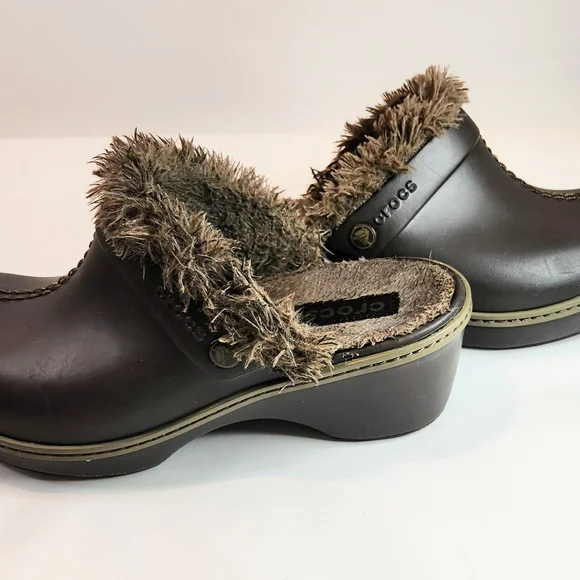 Crocs Plush Lined Clogs - Expresso/Walnut - Size 7 - Picture 3 of 10